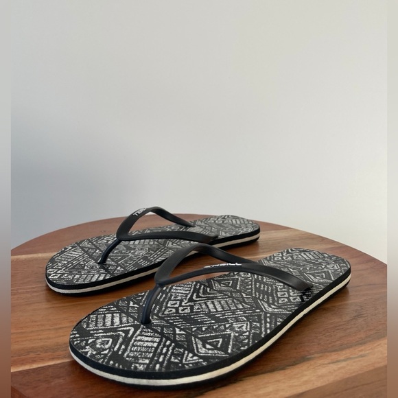 O'Neill Black and White Women's Flip Flops size 10 - Picture 6 of 6
